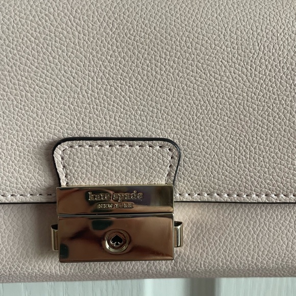 Kate Spade Voyager Crossbody Wallet - Picture 4 of 5